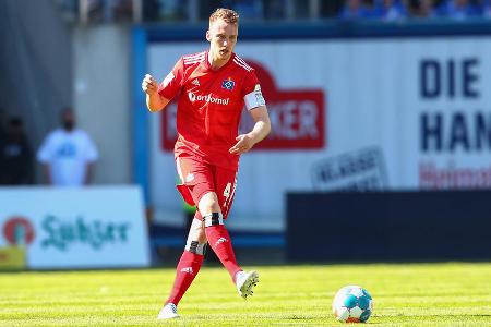 Sebastian Schonlau - Note: 4,5 - Hinterließ in der HSV-Abwehr in den ersten Minuten noch den besten Eindruck. Bei den direktesten Ideen der Gäste ging es für ihn aber eine Spur zu schnell. Seine Stärken im Spielaufbau konnte er wegen des intensiven Pressings der Hertha diesmal auch nur bedingt zeigen.
