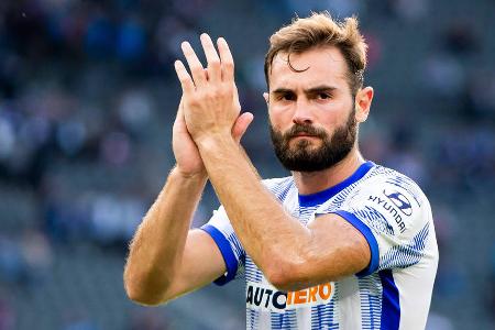 Lucas Tousart - Note: 3,0 - Kam oftmals eine Spur zu spät in die Duelle, seine Einzelaktionen spielte er vorne ebenfalls meist nicht optimal aus. Ließ vor dem Tor zwei dicke Chance leichtfertig aus (31., 40.). Flog in der Nachspielzeit wegen Ballwegschlagens mit Gelb-Rot vom Platz. Dafür wie im Hinspiel mit starker Körpersprache.