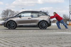 Mit diesem Update will BMW Tesla beim Laden überholen