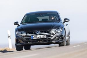 Früher Verbrenner- und bald Elektro-Passat