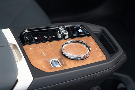 BMW iX M60
