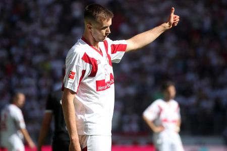 Sasa Kalajdzic (VfB Stuttgart) - Im Angesicht des Lewandowski-Problems hat der FC Bayern auch ein Auge auf die Stuttgarter Zwei-Meter-Latte geworfen. Kalajdzics Berater Sascha Empacher spielt aber auf Zeit. 'Es gibt keine Hektik. Der Sommer ist noch lang', sagte er gegenüber 'Sport1'. Brisant: Auch der BVB soll sich um Kalajdzic bemühen und hat laut 'tz' sogar bessere Karten auf eine Verpflichtung.
