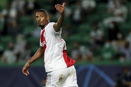 Sébastien Haller (Ajax Amsterdam) - Ein weiterer potenzieller Lewandowski-Nachfolger soll Haller sein. Der frühere Frankfurter spielte eine bärenstarke Saison für Ajax und wäre mit rund 35 Millionen Euro Ablöse bezahlbar. Allerdings soll die Bayern-Führung laut 'Sky' nicht ganz von ihm überzeugt sein. Zudem bemüht sich angeblich auch der BVB um den ivorischen Nationalspieler.