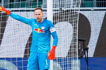 RB Leipzig | TOR: Péter Gulácsi - Note: 3,0 - War direkt beim ersten Schuss auf sein Tor machtlos und konnte den Schuss von Eggestein nicht parieren (19.). Hielt danach die einfachen Bälle. Gegen Sallai (60.) und Petersen (85.) im zweiten Durchgang mit guten Taten.