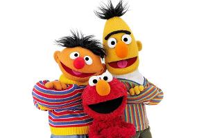 Elmo, Ernie und Bert präsentieren "Sesamstraße" auf Ukrainisch