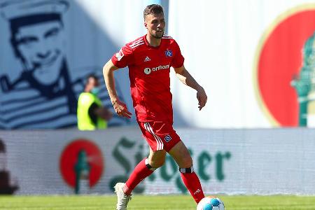 MITTELFELD: Jonas Meffert - Note: 3,5 - War anders als im Hinspiel nicht sofort ein Garant für Stabilität und Kompaktheit im Zentrum. Ging vor dem 0:1 den Laufweg von Boyata nicht konsequent mit. Fand später gegen eine Hertha, die das Zentrum überlud, dann aber öfter den richtigen Gegenspieler. Mit seiner Ruhe am Ball gegen das Pressing der Hertha wichtig.