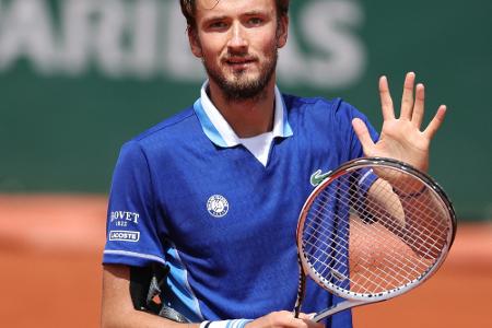 Medwedew und Tsitsipas im Achtelfinale der French Open Medwedew und Tsitsipas im Achtelfinale der French Open