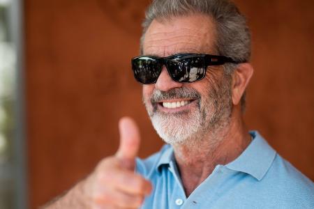 Mit 66 Jahren! Mel Gibson zeigt seine Muskeln im Fitnessstudio Mit 66 Jahren! Mel Gibson zeigt seine Muskeln im Fitnessstudio