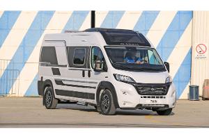 Zwei neue Camper mit Hubbett