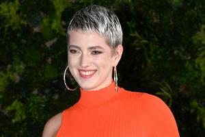 Mutiger Look: "GNTM"-Siegerin Lou-Anne rasiert sich die Haare ab