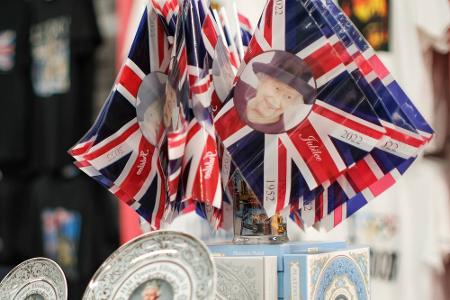 So bunt schmückt sich London zum Platin-Thronjubiläum der Queen
