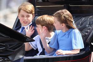 Trooping the Colour: Prinz Louis genießt Kutschfahrt mit Geschwistern