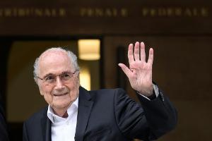 Blatter vernehmungsfähig: "Geht mir viel besser"