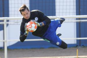 Schalke holt Heekeren und verlängert mit Ersatzkeeper Langer