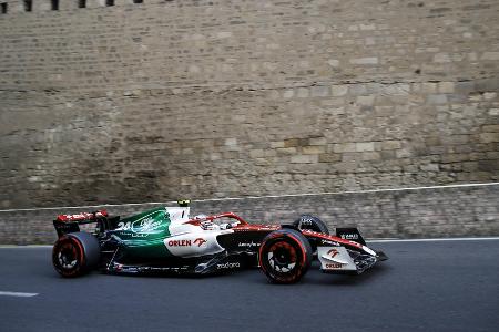 DNF Guanyu Zhou (Alfa Romeo) - Keine Note - War, wie schon im Qualifying, schneller als sein Teamkollege und wurde zur Rennmitte dann auch an ihm vorbei gewunken. Hätte durchaus Chancen auf WM-Punkte gehabt, hätte er seinen Alfa nicht mit technischen Problemen abstellen müssen.