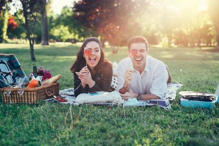 Darauf stehen Frauen: So beeindruckt man(n) sein Date