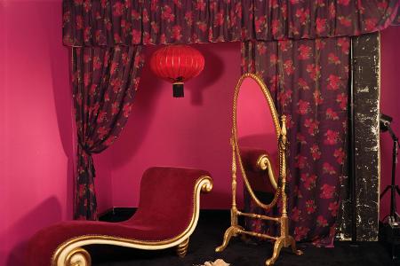 chaise rouge1.jpg