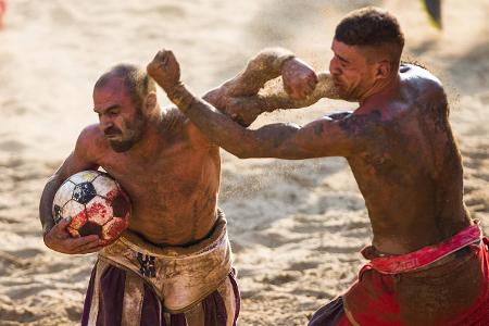 Calcio Storico: Das ist die brutalste Fußball-Variante