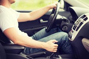 7 Fehler die man(n) beim Autofahren macht