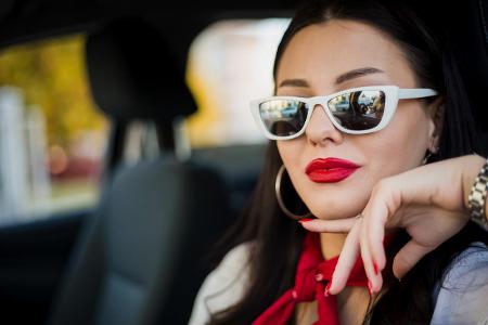 7 untrgliche Anzeichen, dass eine Frau mit Ihnen ins Bett will