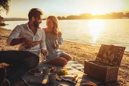 Freckling: Das Dating-Phänomen im Sommer