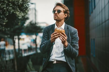 Die 5 Todsünden beim Mittagessen