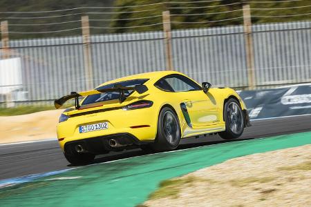 Porsche 718 Cayman GT4 RS 