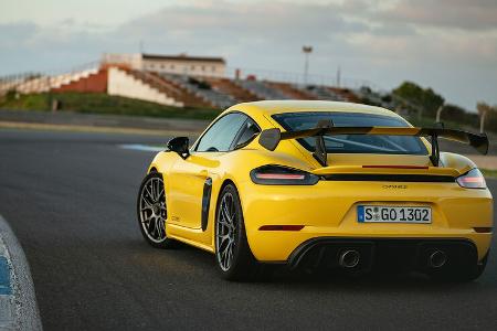 Porsche 718 Cayman GT4 RS 