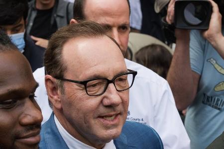 Schauspieler in London vor Gericht: Kevin Spacey weist Vorwürfe zurück Schauspieler in London vor Gericht: Kevin Spacey weist Vorwürfe zurück