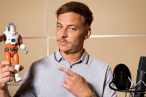 Tom Wlaschiha: "Ich bin im Osten ohne Superhelden aufgewachsen"