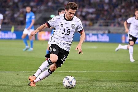 Jonas Hofmann (bis 85.) - Note: 3,0 - War mit seinen Laufwegen in die Tiefe erneut ein wichtiger Faktor im Spiel der deutschen Mannschaft. Sorgte mit seiner genialen Einzelaktion für die schnelle Antwort nach dem Rückstand und traf zum 1:1 (9.). Später bei ähnlichen Szenen nicht ganz so glücklich. Als Initiator von Chancen zu verspielt. Ließ die Riesenchance zum 2:1 leichtfertig aus (72.).