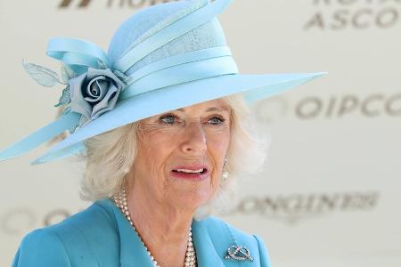 Herzogin Camilla feiert Debüt in der britischen 