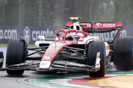 9. Guanyu Zhou (Alfa Romeo) - Note: 2,5 - Schlich sich gut durchs Startgetümmel und fand dann seinen Rhythmus. Hing dann aber zunächst hinter Schumacher und später hinter Stroll fest. Bewies aber Ruhe und Übersicht, leistete sich keine Fehler und verdiente sich so seine WM-Zähler zwei und drei.