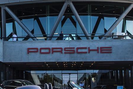 Porsche-Schriftzug, Werk Leipzig