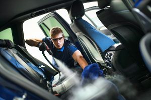 Wann lohnt sich eine professionelle Autoaufbereitung?