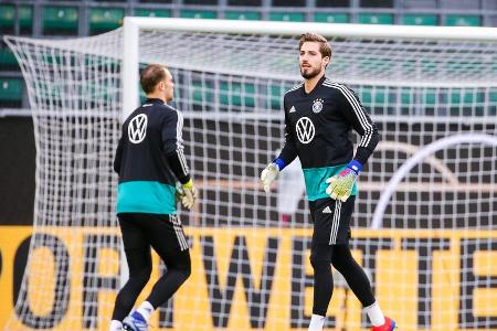 Die zehn besten Torhüter der Welt - Kaum eine andere Position ist so entscheidend für die Stabilität einer Mannschaft wie die des Torhüters. Unsere Redaktion hat die Köpfe zusammengesteckt und die aktuell zehn besten Keeper der Welt gekürt. Wo landen die deutschen Nationalkeeper Manuel Neuer vom FC Bayern und Kevin Trapp von Eintracht Frankfurt? Die zehn besten Torhüter der Welt - Kaum eine andere Position ist so entscheidend für die Stabilität einer Mannschaft wie die des Torhüters. Unsere Redaktion hat die Köpfe zusammengesteckt und die aktuell zehn besten Keeper der Welt gekürt. Wo landen die deutschen Nationalkeeper Manuel Neuer vom FC Bayern und Kevin Trapp von Eintracht Frankfurt?