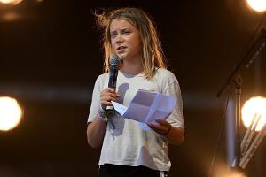 Greta Thunberg beim Glastonbury-Festival: "Wir nähern uns dem Abgrund"