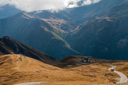 Neben der Autobahn: Szenische Straßen durch die Alpen