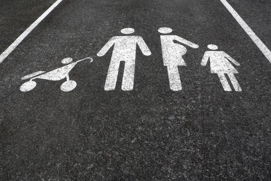 Von Lichthupe bis Mutter-Kind-Parkplatz: Diese Verkehrsmythen sind falsch