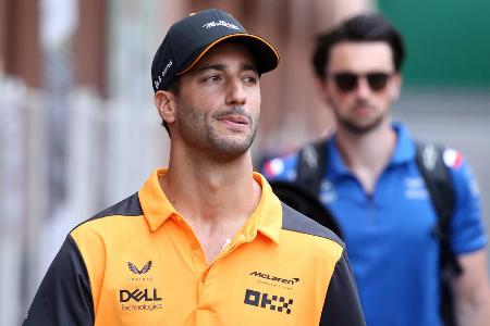 Ricciardo wieder fester im Sattel? - Zieht McLaren die Reißleine bei Daniel Ricciardo? Der Australier ist mit einem Jahresgehalt von rund 15 Millionen Euro sehr teuer, bringt gemessen daran aber zu selten die erhoffte Leistung. Teamchef Zak Brown stärkte Ricciardo jüngst am 'RTL'-Mikrofon aber den Rücken. Fährt der Honigdachs auch 2023 für McLaren? 'Absolut', so die Antwort Browns. Zuvor hatte es bereits wilde Spekulationen gegeben.