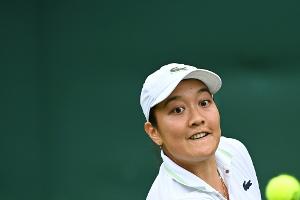 Williams-Bezwingerin Tan in der dritten Runde von Wimbledon