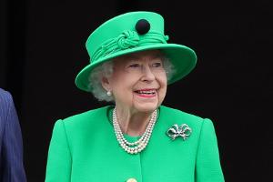 Queen Elizabeth II.: Die Outfits ihrer Jubiläen werden ausgestellt