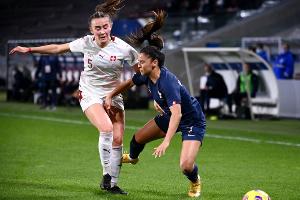 Leverkusen verlängert mit Abwehrspielerin Marti