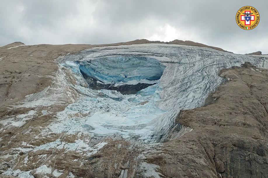 Das Handout zeigt den Gletschersturz in den Dolomiten.