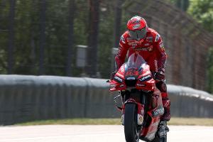 MotoGP-Star Bagnaia landet alkoholisiert im Graben