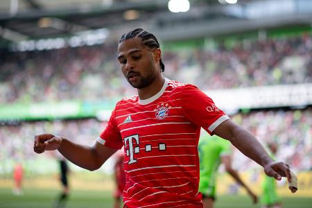 Abgang möglich: Serge Gnabry - Wünscht sich mehr 'Wertschätzung', womit angeblich vor allem das Gehalt gemeint sein soll. Eine Offerte des FC Bayern über 17 bis 19 Millionen Euro pro Jahr steht im Raum. Die Verhandlungen stocken aber seit geraumer Zeit. Könnte trotz Vertrags bis 2023 verkauft werden oder laut 'kicker' sogar auf der Tribüne landen.