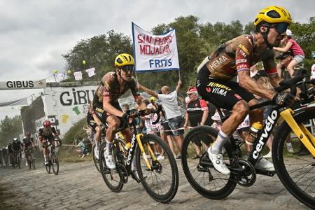 Nach Sturz: Roglic renkt sich Schulter selbst wieder ein Nach Sturz: Roglic renkt sich Schulter selbst wieder ein