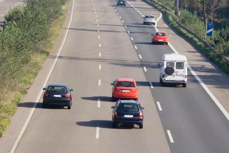 Autobahn Mittelspurschleicher Autobahn Mittelspurschleicher