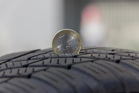 Profiltiefe Reifen messen Profiltiefe Reifen messen