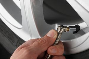 Was Sie bei Hitze zum Luftdruck im Reifen wissen müssen